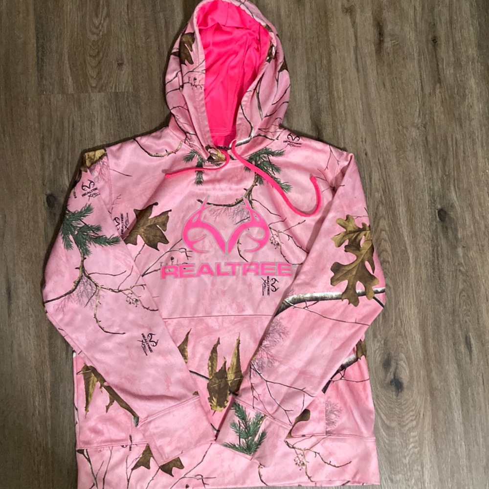 Realtree women’s pink camo hoodie..size Large